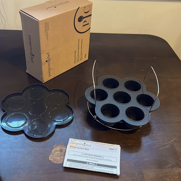 Pampered Chef Kitchen The Pampered Chef Egg Bite Silicone Mold Set